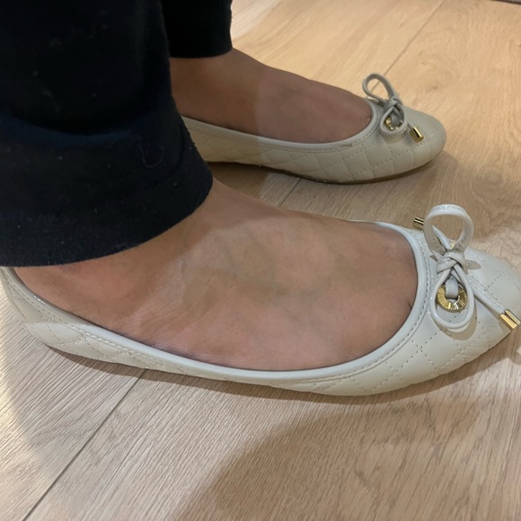 Selling Women’s Aldo ballet flats - Picture 2 of 5